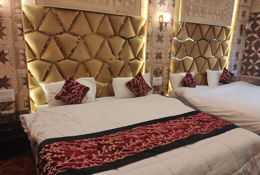 Hotel Shahkul Front