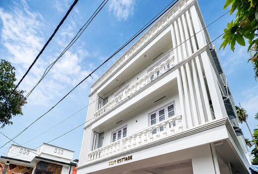Aura Suites(Near Amrita Hospital)