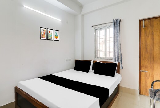 Hotel O H.S Roy