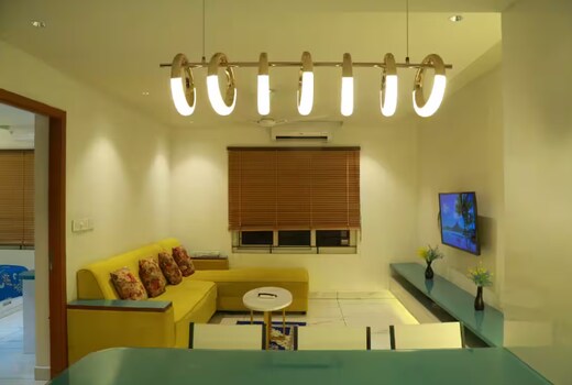 The Crownstone - Pemium Apartment