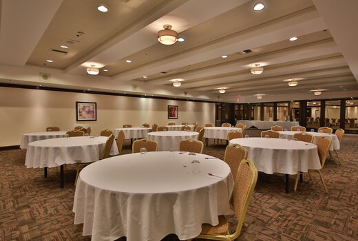 Best Western Plus Montreal Downtown- Hotel Europa