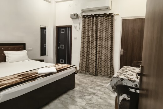 Saryu Guest House