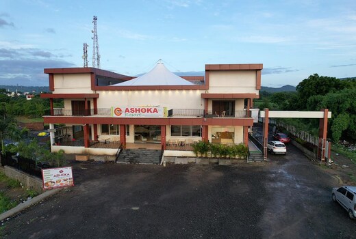 Hotel Ashoka Resort