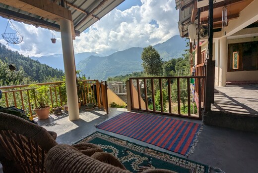 Panoramic Mountainside Haven