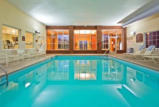 Holiday Inn Express & Suites Manchester, an IHG Hotel