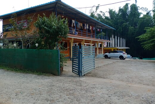CRYSTAL MOON HOMESTAY