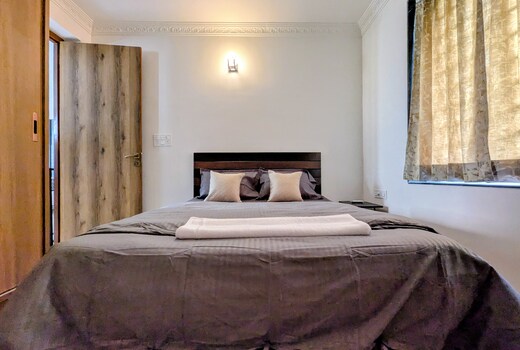 Urban Lakeview Suites Suchitra 101