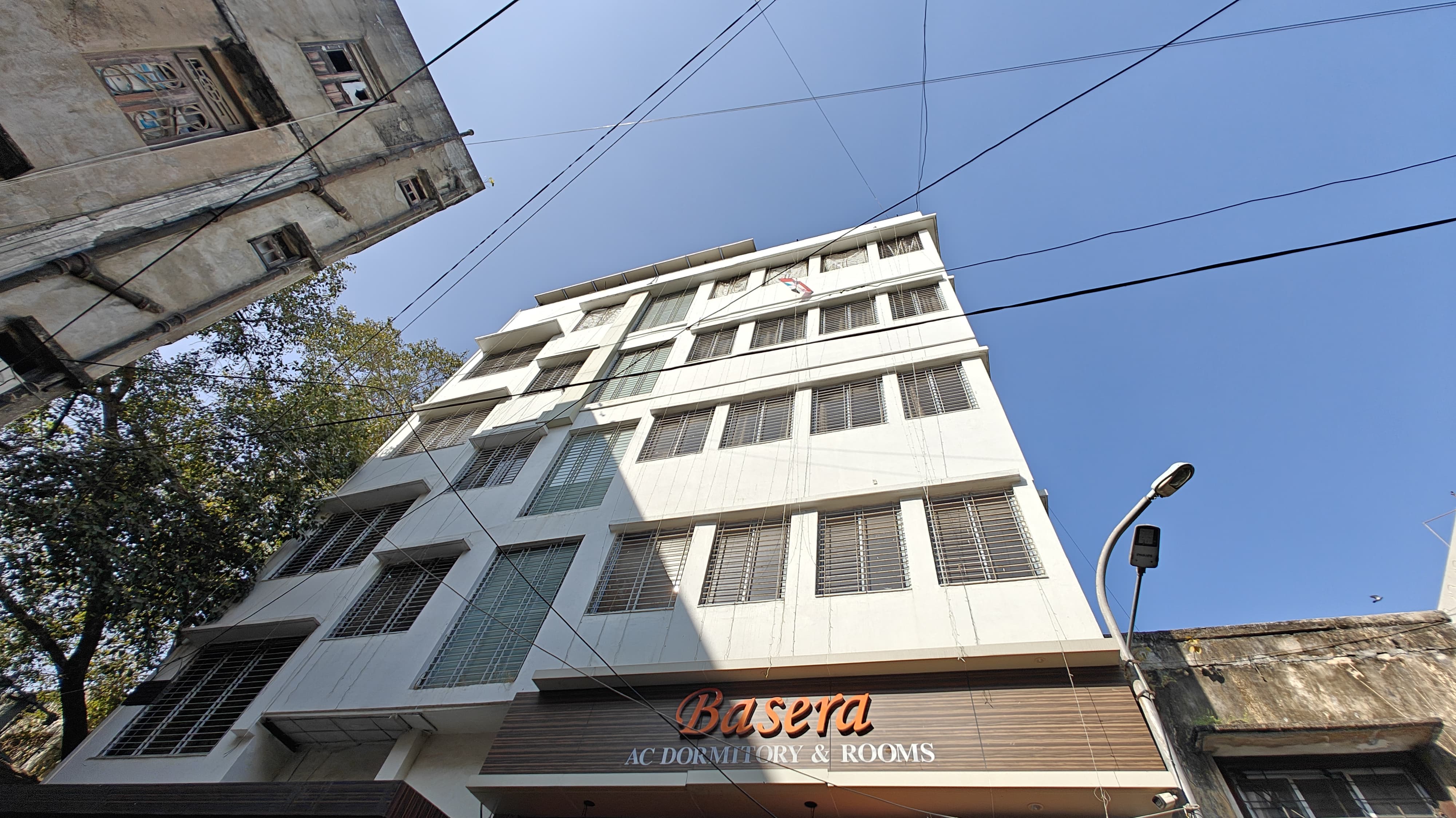 Basera AC DORMITORY & ROOMS