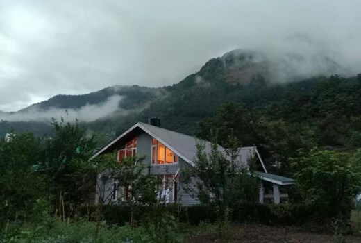 Quaint stays - By the river