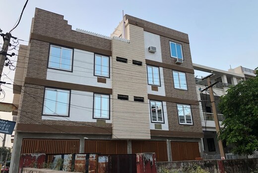 Karni Villa- Lovely 2 BHK flat with a private pool and terrace