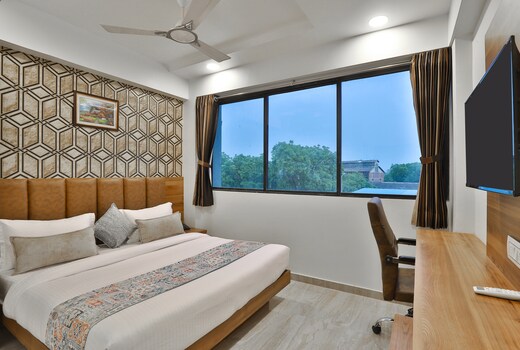 Hotel Red Rose,Ahmedabad