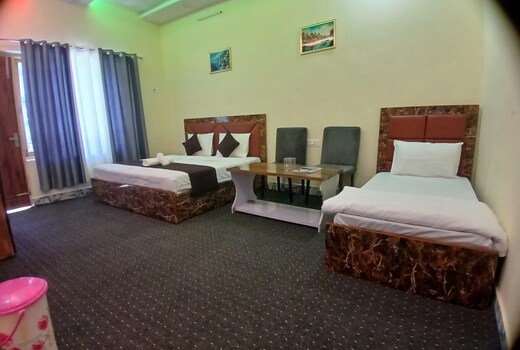 Raj Hotel