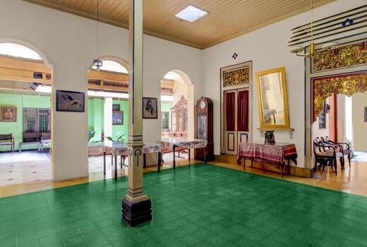 OYO 95140 Metro Guest House
