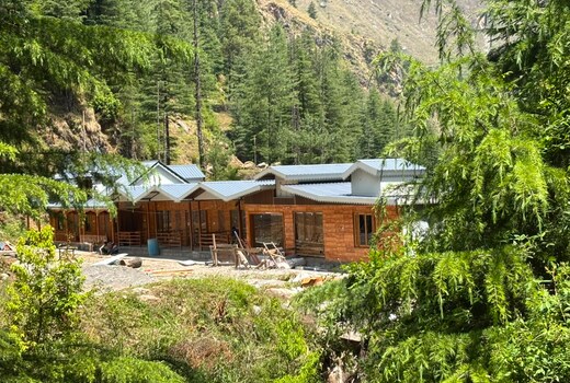 SNOW PINE HOME STAY
