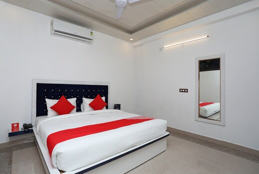 OYO Flagship Hotel Uk-07