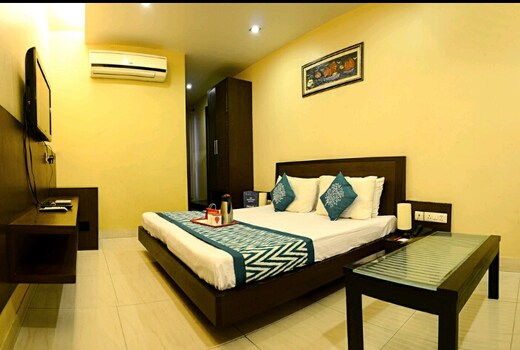 Hotel Pelican near Janakpuri