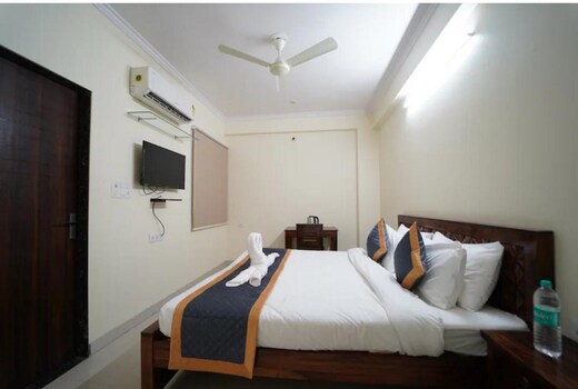 Hotel Tushar - Mahindra SEZ