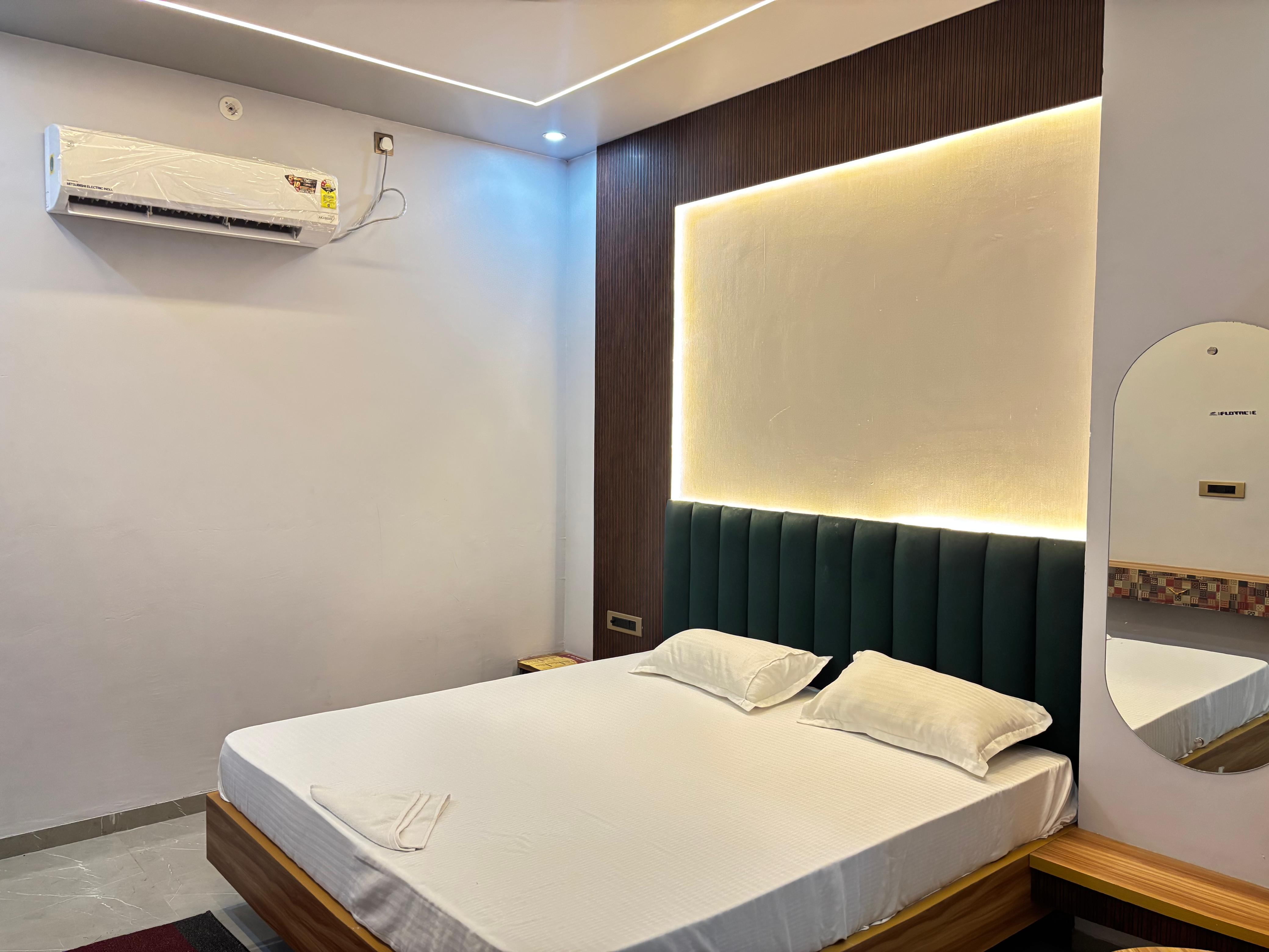 Hotel Prabhat Palace