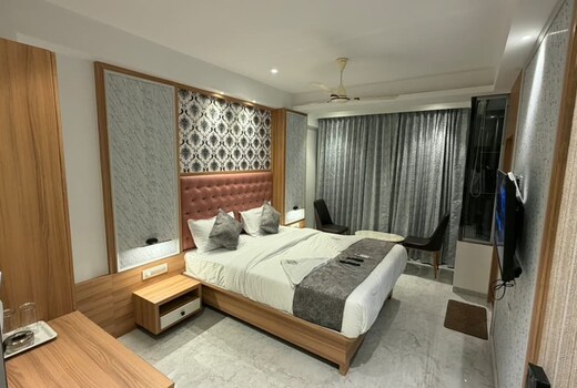 Saphire Suites