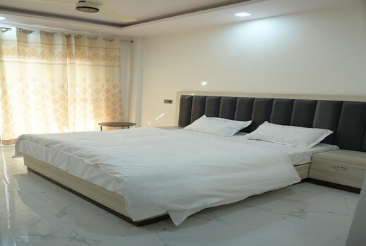 Hotel Deep Khirsu