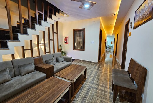 HOTEL NEST