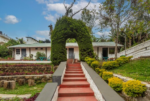 7 ROADS RESORTS