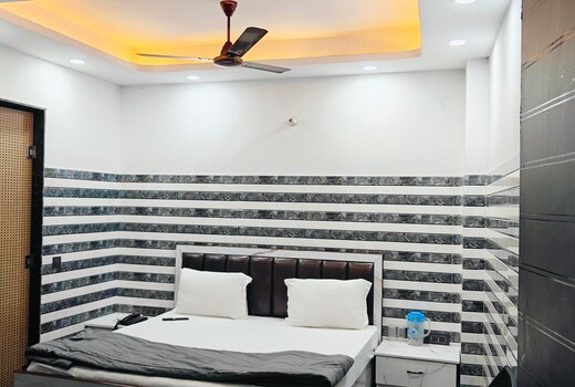 Shri Radhey BNB | Next to Sarai Rohilla Railway Station