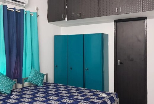 Feel at Home Hostel Near DLF
