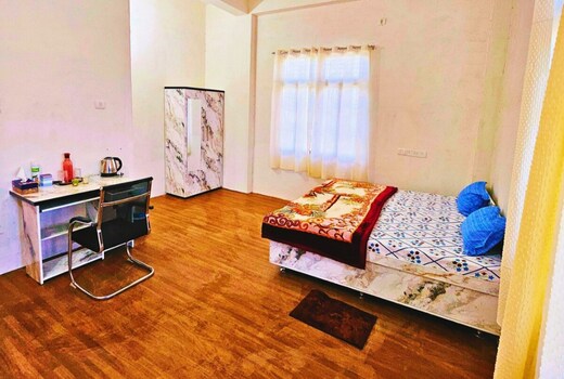 Holy city home stay