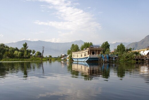 Houseboat shamshad