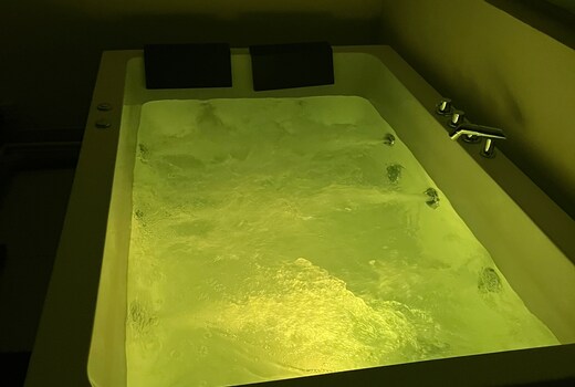 High Rise Lavish Room with Jacuzzi Amazing View