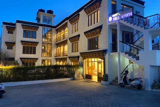 Hotel Hill Town