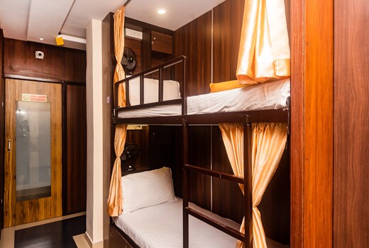 Almas Dormitory 24hours Air Condition