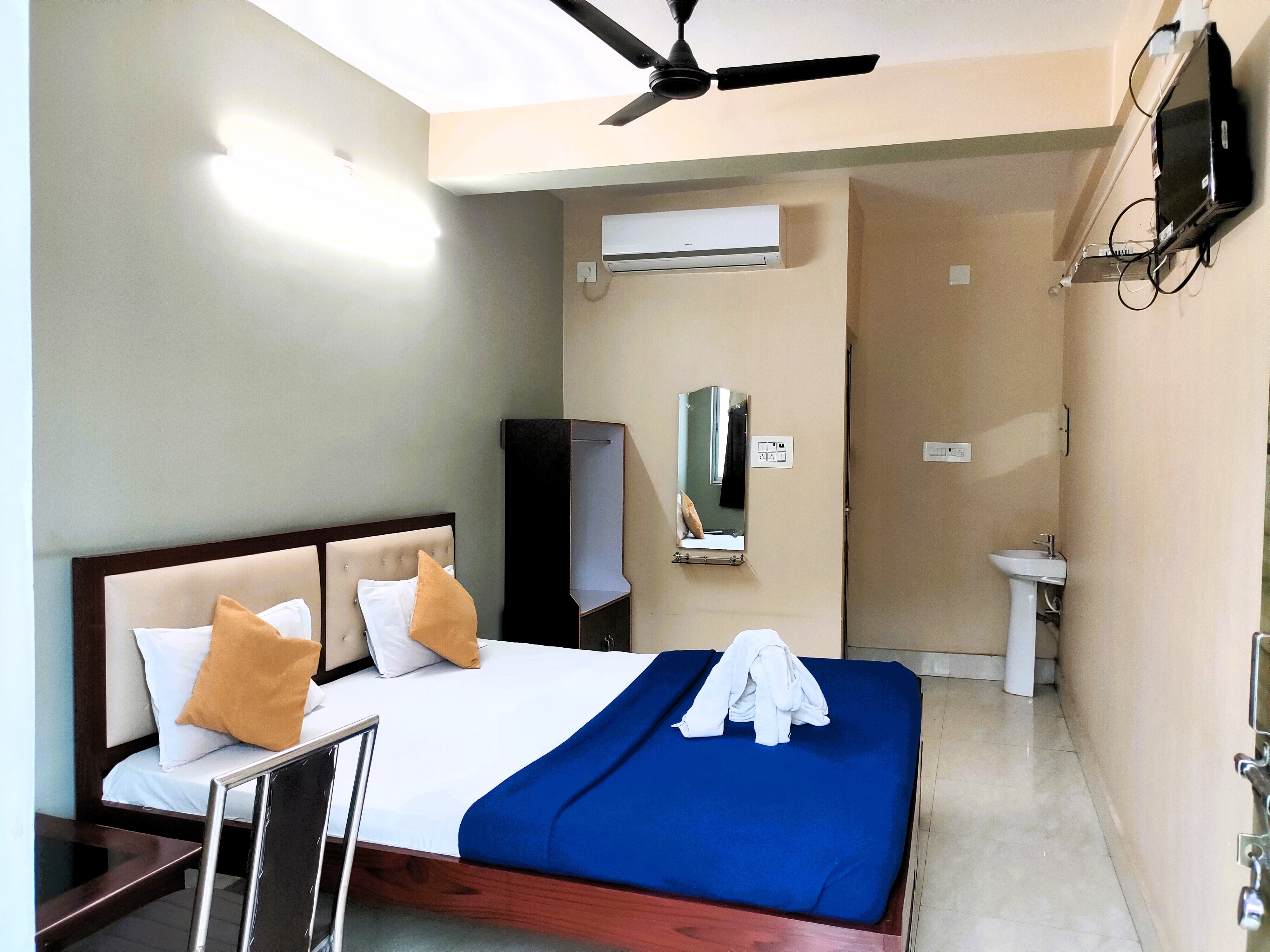 Hotel KK Residency