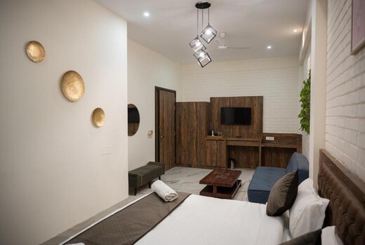 Hotel Imperial Stayz Sector 42
