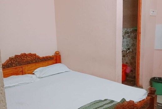 V R GUEST HOUSE
