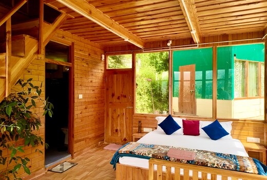 Woodland Treehouse Jibhi