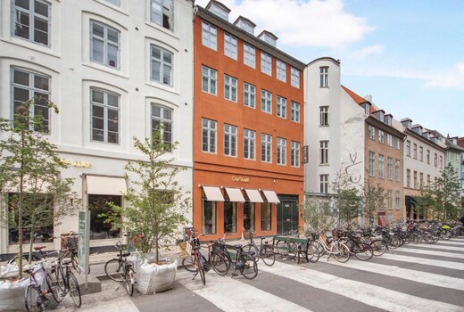 Sanders Regent Smart 2Bdr Apt with Terrace