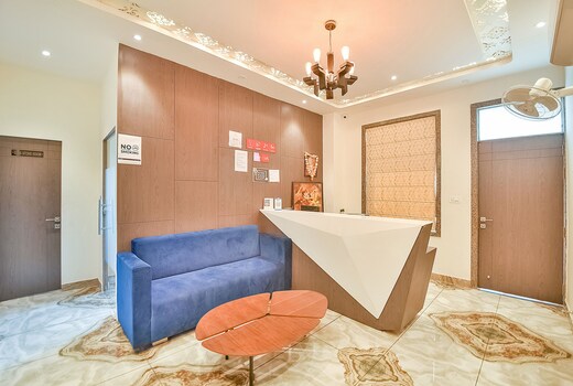 Hotel Sarovar Plaza