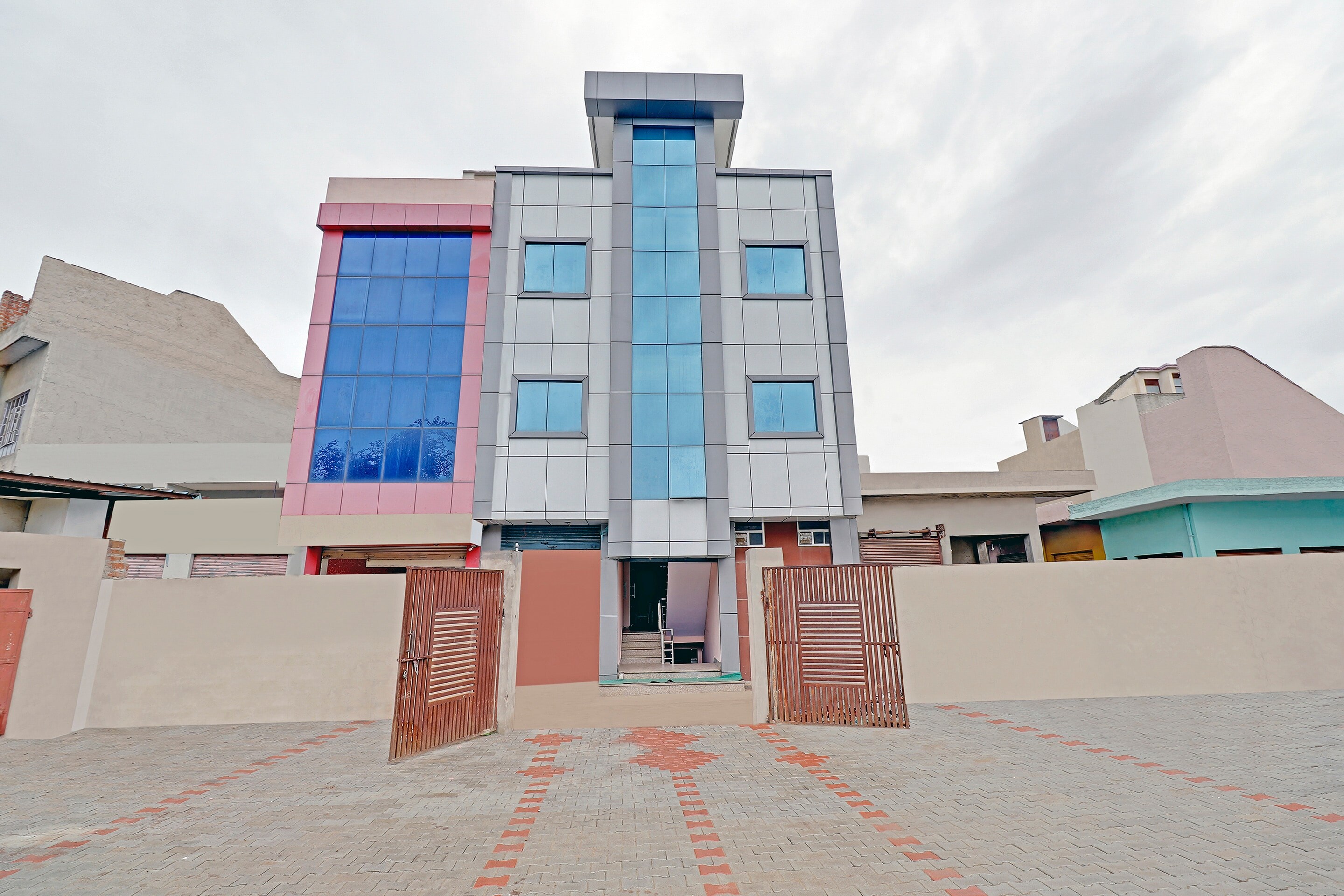 Hotel O Ananda & Restaurant