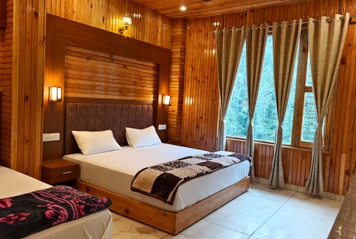 Kirola Divine Retreat : 100 meters from kainchi Dham