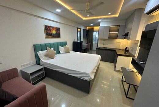 Luxury studio apartment @ Snug haven homestay