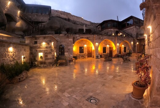 Grand Cave Suites