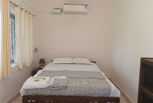 DD HOUSING