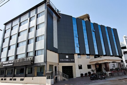Chandra Inn