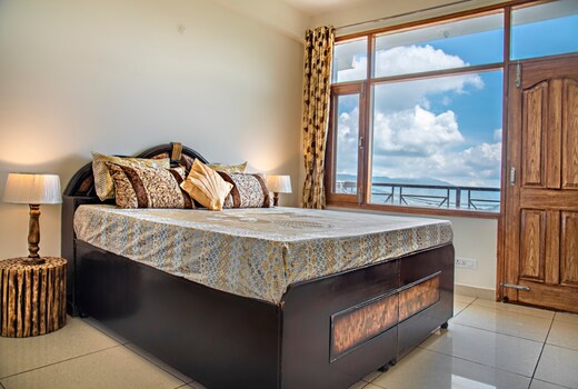 Hills View Paradise | Rooms & Kitchen