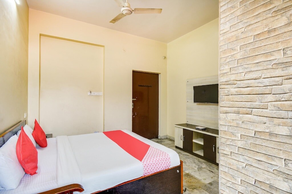 HOTEL SHRINATH
