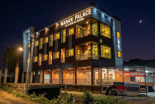 Manan Palace Hotel