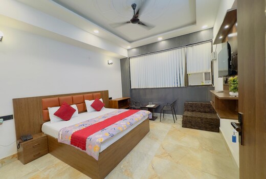 Shankara Inn, 15 Mints from Temple
