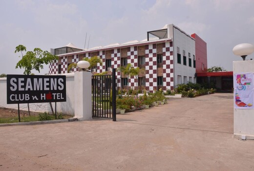 Seamens Club And Hotel
